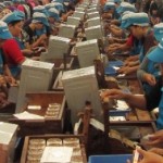 buruh-pabrik-rokok-di-jawa-timur-_150115152858-360