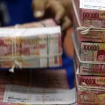 1246128-menyusun-uang-780x390